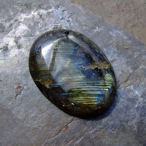 Labradorit de luxe, kabošon č.932 65x47mm — foto 2