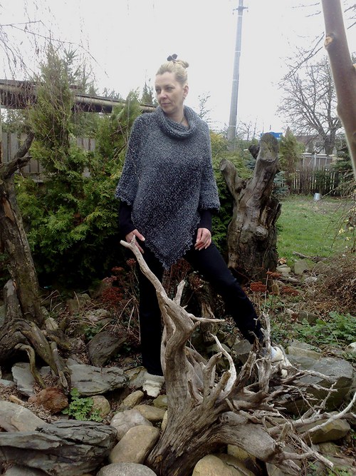 Dámské pončo ručně pletené — foto 2
