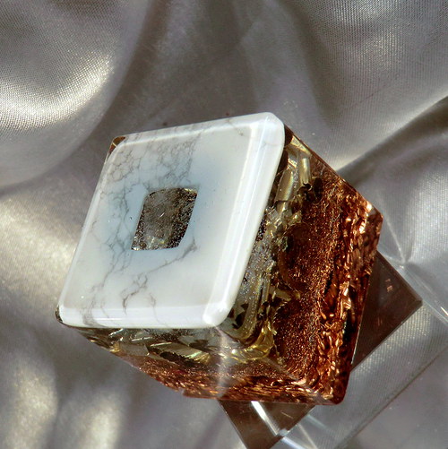 Orgonit *KOSTKA/krychle* Magnezit — foto 3