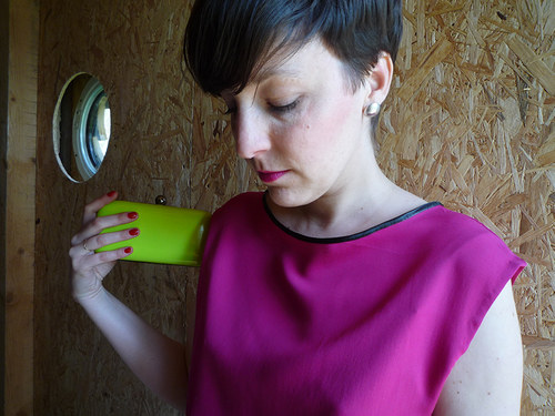 Hedvábné šaty MAGENTA LUFT — foto 2