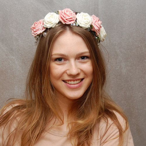 Šipková Růženka ... čelenka, věneček — foto 4