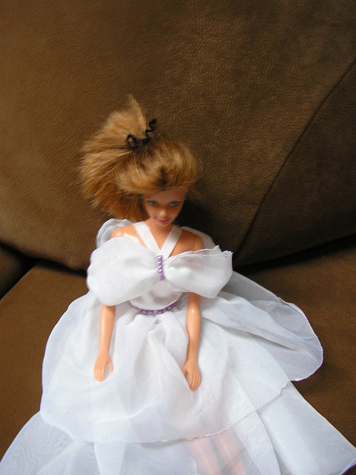 Svatební šaty na Barbie — foto 3