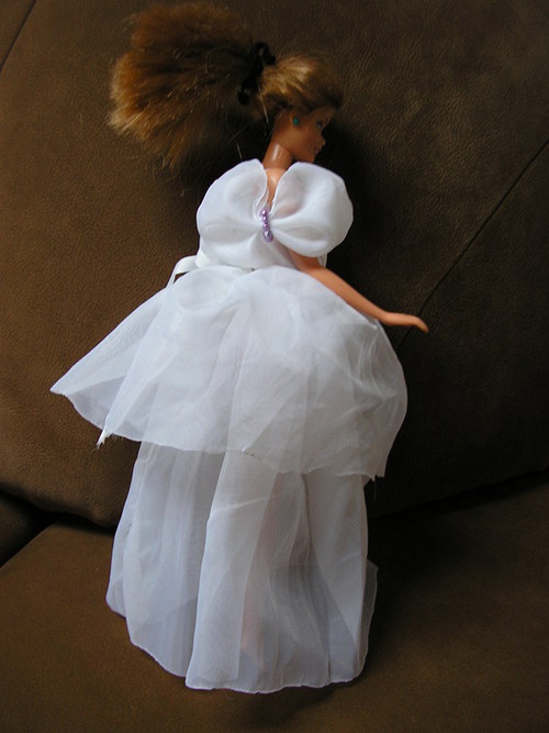 Svatební šaty na Barbie — foto 4