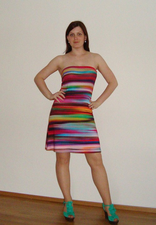 Letní šaty - veselé barvy — foto 2