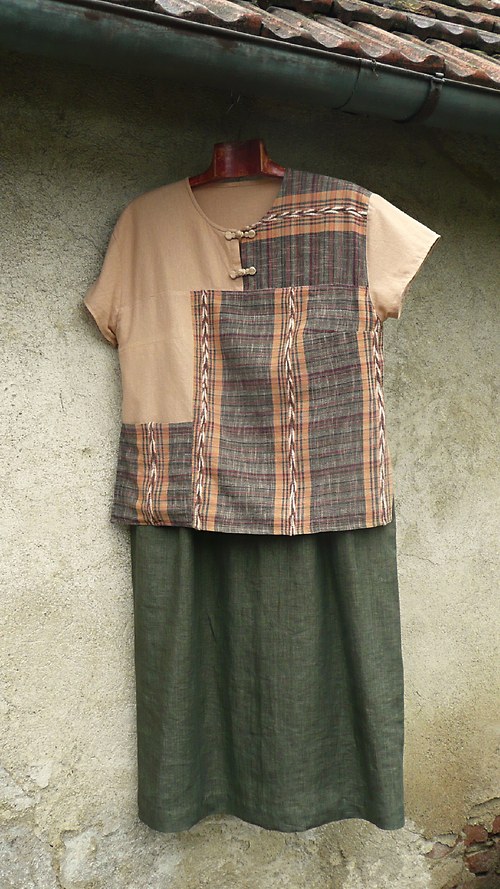 BARVY ZEMĚ šaty — foto 2