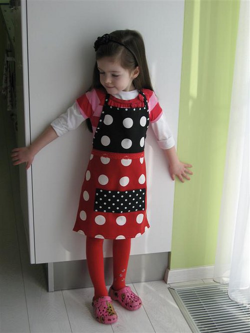 Stejná zástěrka pro holčičku a maminku — foto 2