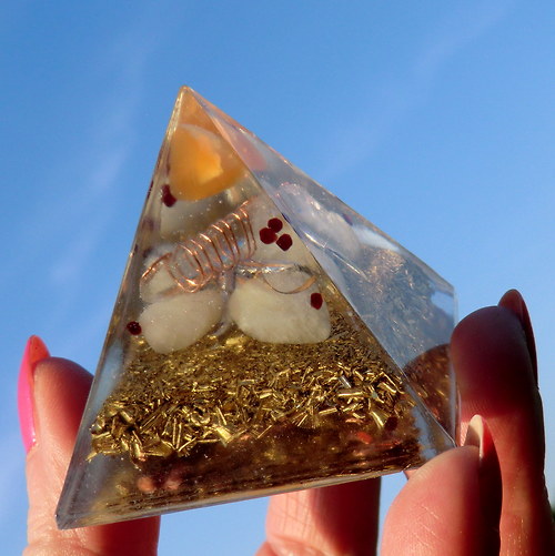 Orgonit Pyramida *OBJ* S karneolem — foto 3