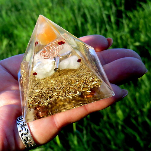 Orgonit Pyramida *OBJ* S karneolem — foto 5