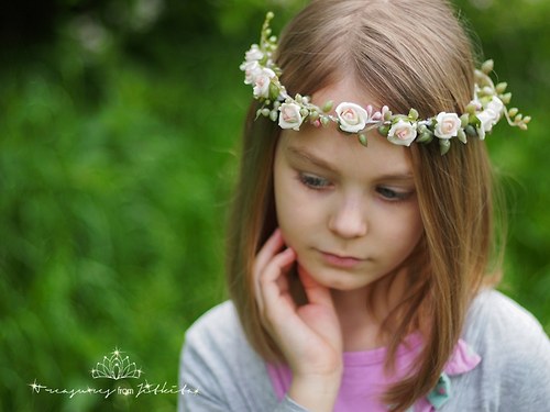 Romantická květinková tiara — foto 2