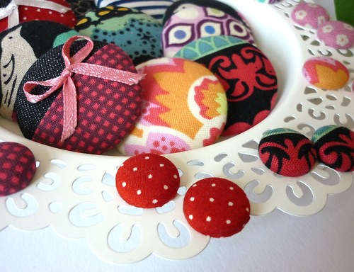 Bonbónky - buttonkové náušnice+brož VIII — foto 5