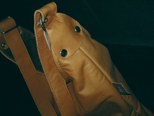 Kožená v odstínu camel — foto 2