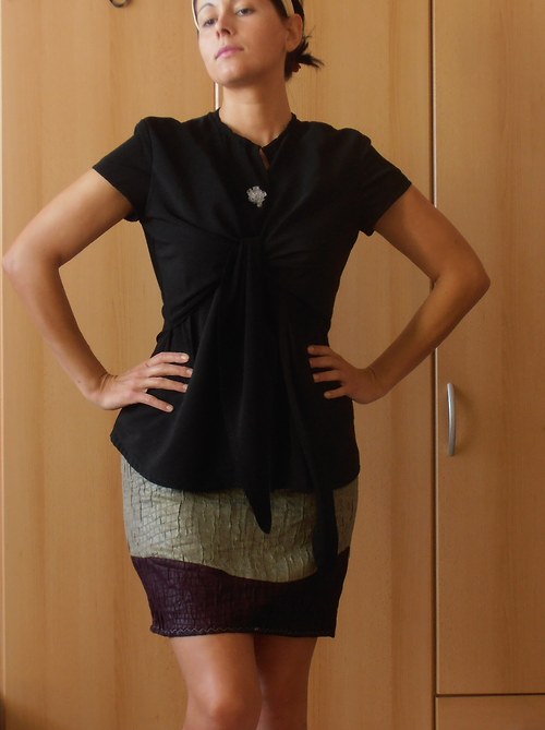 Halenka s květinou — foto 3
