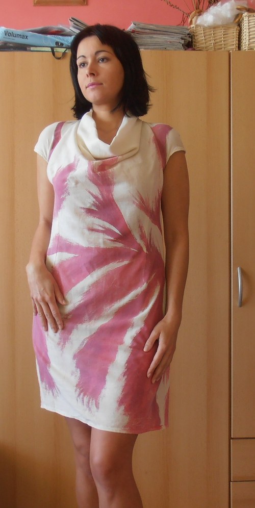 Úzké šaty — foto 2