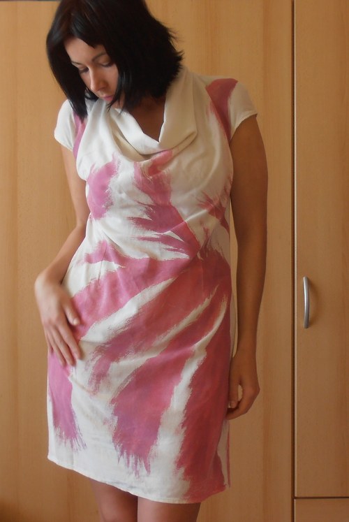 Úzké šaty — foto 4
