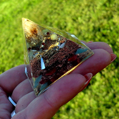 Orgonit P3 *Pyramida* Sluníčkový tmavý Citrín — foto 6