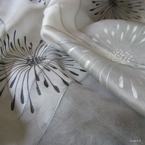Šedý šátek 55x55cm — foto 3