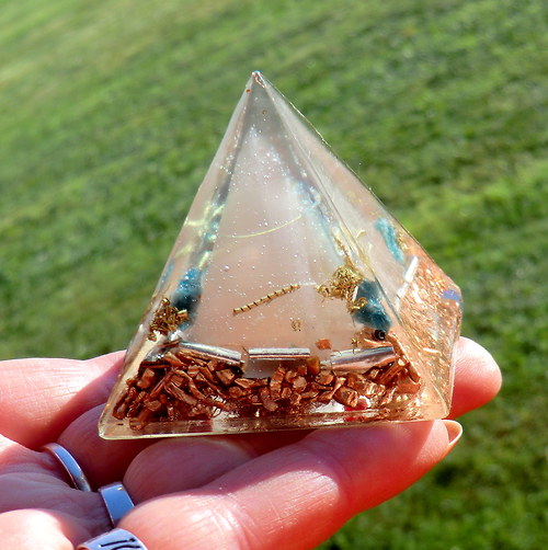 Orgonit P4 - 5x4,5cm - Dvojitá pyramida — foto 3