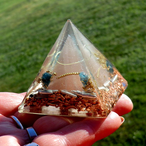 Orgonit P4 - 5x4,5cm - Dvojitá pyramida — foto 5