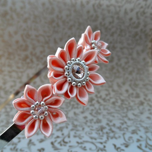 Kanzashi čelenka Salmon — foto 2