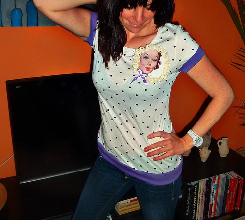 Tričko kiss me!!!!!! sleva z 445,- — foto 3