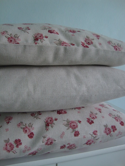 Sada polštářků - růžičky na režné — foto 3