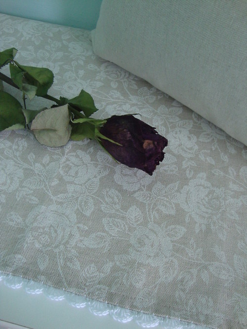 Ubrousek - bílé květy na režné — foto 2