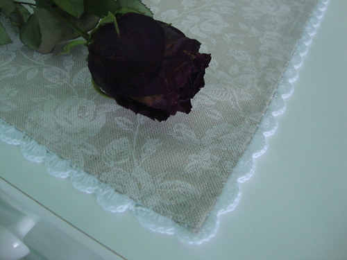 Ubrousek - bílé květy na režné — foto 3