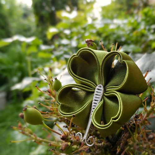 Kanzashi brož Clover — foto 2