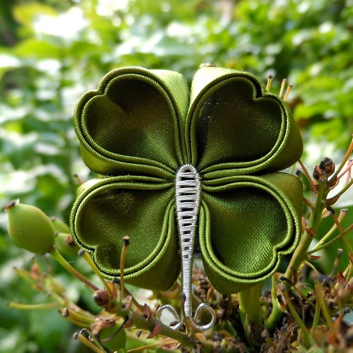 Kanzashi brož Clover — foto 3