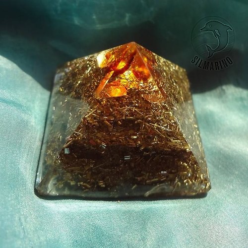 Orgonitová pyramidka "jantarový vrchol" — foto 6