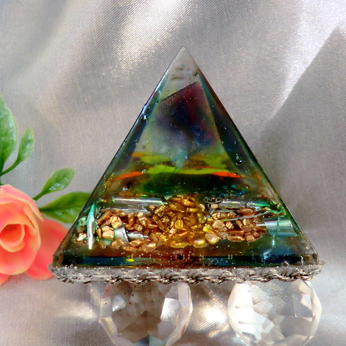 Orgonit Pyramida *OBJ* DUHA — foto 5