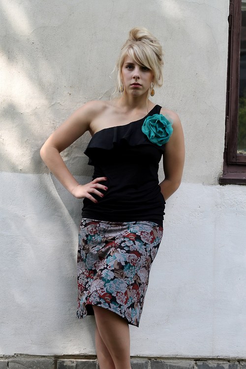 Moje temné období - krátká sukně — foto 5