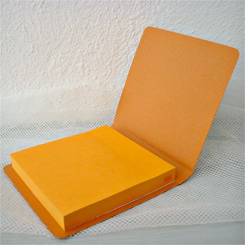 Post-it bloček: oranžový s knoflíkem — foto 2
