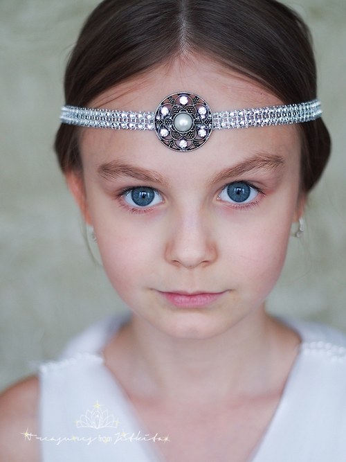 "diamantová" čelenka s "perlami" :-) — foto 3
