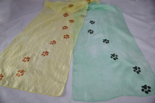 Zelená šála s kočičími stopami — foto 6