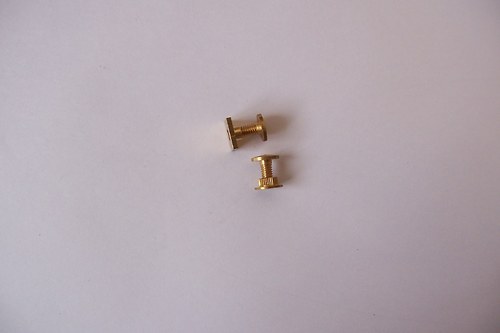 Šroubek M4x8 mosaz — foto 2