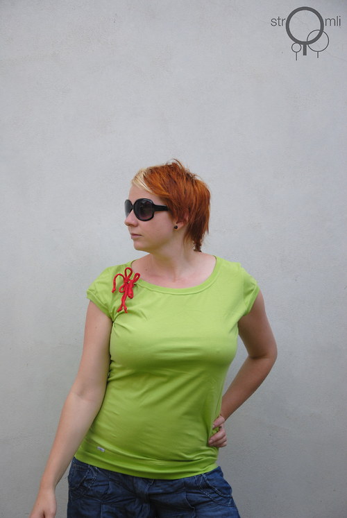 Zářivě zelené triko, vel M — foto 2