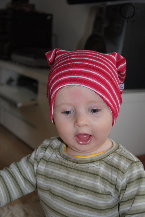 Dětská čepice- jahodová 3-9 M — foto 2