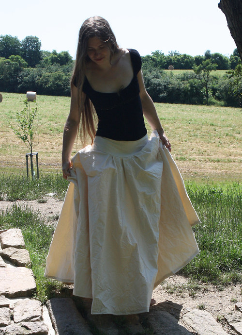 Sukně převeliká — foto 3