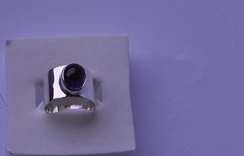 Široký stříbrný prsten s ametystem. Ag925 — foto 2