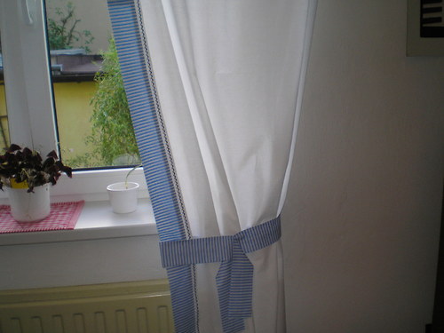 Závěs modrobílý proužek — foto 2