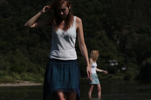 Modrá průhledná sukně — foto 4