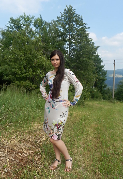 Šaty s dlouhým rukávem — foto 2