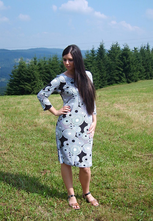Šaty černo-bílé — foto 3