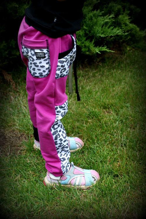 RARA - růžové tepláky BÍLÝ LEOPARD — foto 2