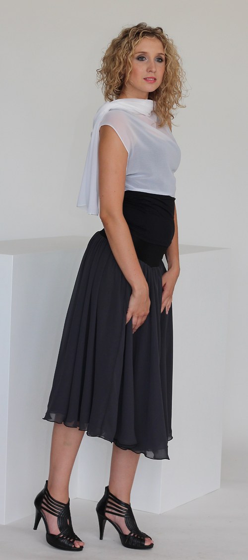 Bílý šál s průramky — foto 6
