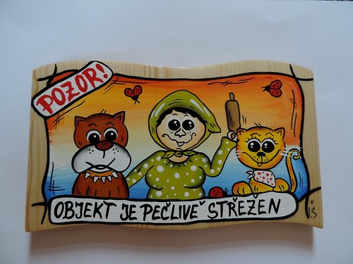 Dřevěná cedule-pečlivě střeženo — foto 2