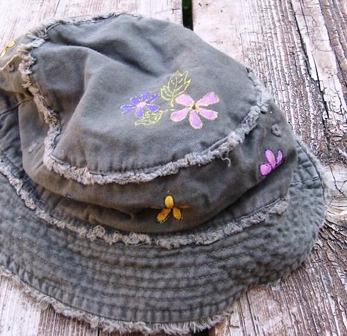 Malovaný klobouček khaki — foto 2