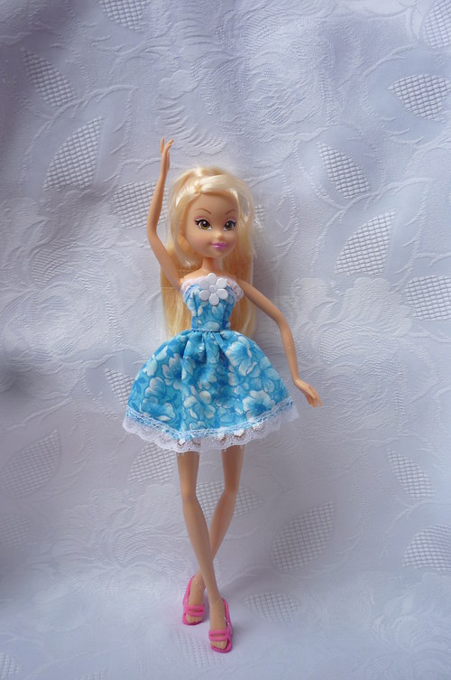 Krátké šaty pro Winx — foto 2