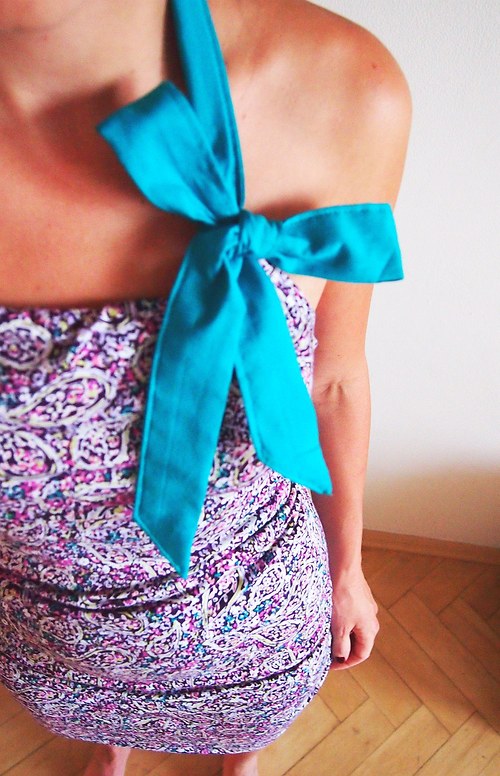 Priliehavé letné šaty — foto 5